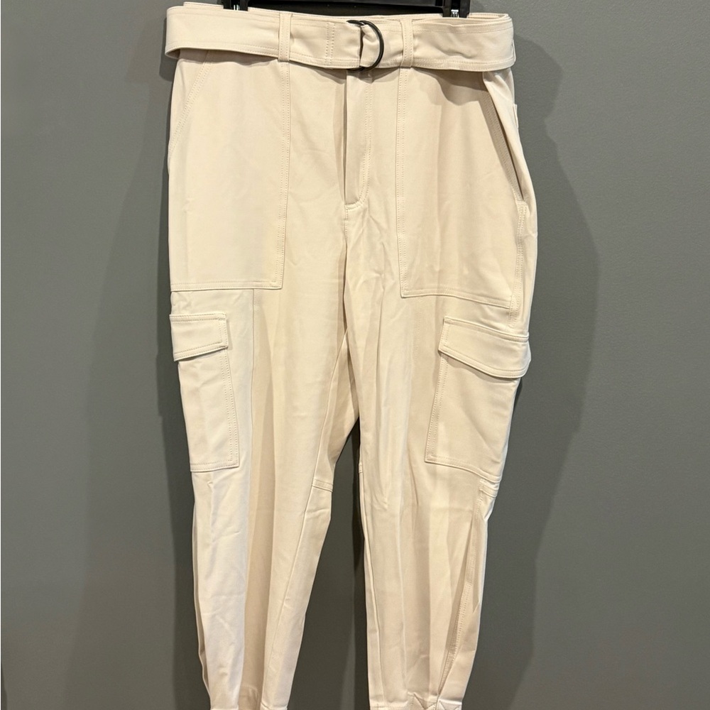 *BRAND NEW WITH TAGS* Womens Banana Republic Size 12S Tapered Cargo Pant